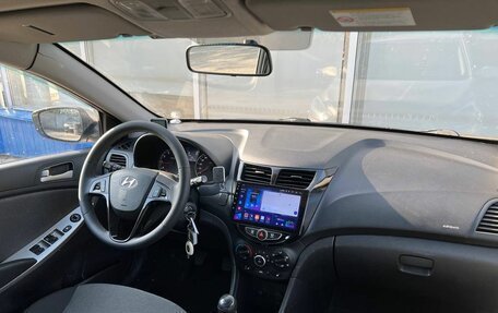 Hyundai Solaris II рестайлинг, 2011 год, 760 000 рублей, 12 фотография