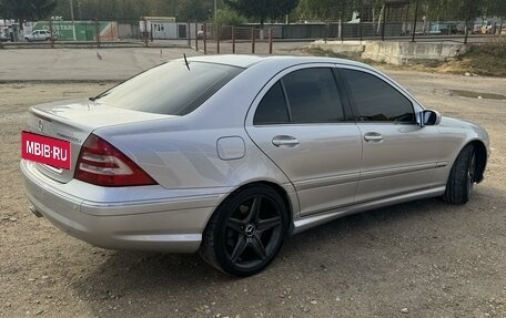 Mercedes-Benz C-Класс, 2005 год, 900 000 рублей, 3 фотография