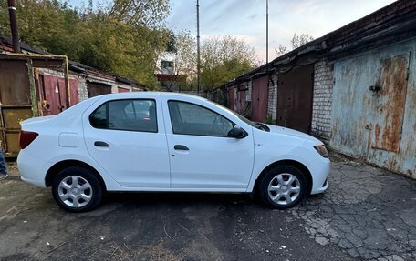 Renault Logan II, 2016 год, 970 000 рублей, 5 фотография