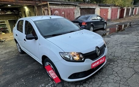 Renault Logan II, 2016 год, 970 000 рублей, 2 фотография