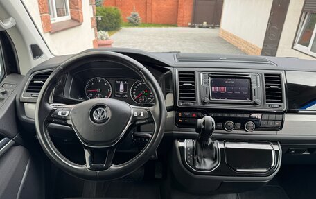 Volkswagen Multivan T6 рестайлинг, 2019 год, 5 280 000 рублей, 10 фотография