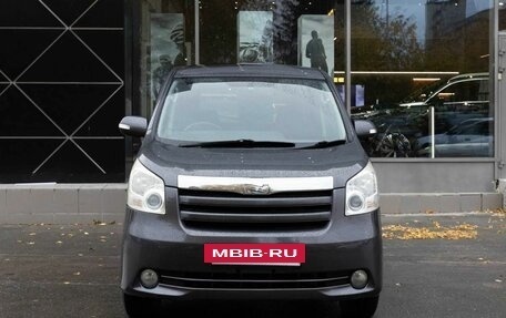 Toyota Noah III, 2010 год, 1 400 000 рублей, 8 фотография