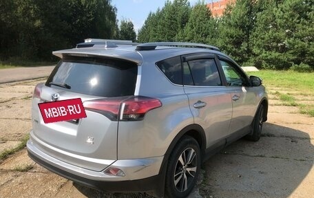 Toyota RAV4, 2018 год, 2 000 000 рублей, 4 фотография