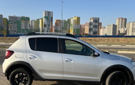 Renault Sandero II рестайлинг, 2016 год, 1 100 000 рублей, 2 фотография