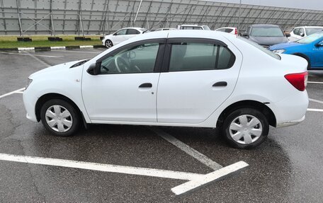 Renault Logan II, 2018 год, 1 000 000 рублей, 2 фотография