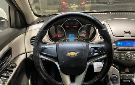 Chevrolet Cruze II, 2013 год, 900 000 рублей, 10 фотография