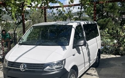 Volkswagen Transporter T6 рестайлинг, 2017 год, 2 850 000 рублей, 1 фотография