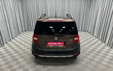 Skoda Yeti I рестайлинг, 2013 год, 920 000 рублей, 15 фотография