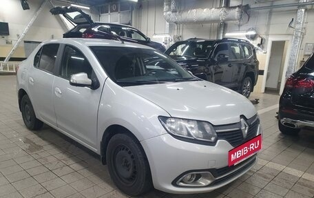 Renault Logan II, 2017 год, 645 000 рублей, 2 фотография