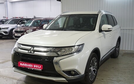 Mitsubishi Outlander III рестайлинг 3, 2016 год, 1 820 000 рублей, 7 фотография