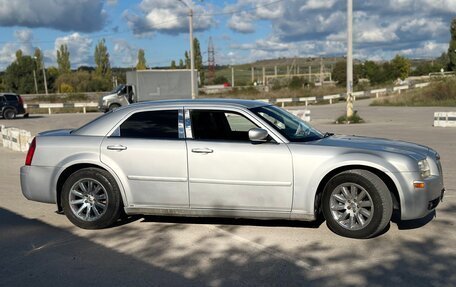 Chrysler 300C II, 2005 год, 1 000 000 рублей, 7 фотография