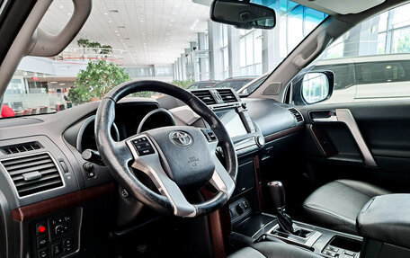 Toyota Land Cruiser Prado 150 рестайлинг 2, 2014 год, 3 242 000 рублей, 16 фотография