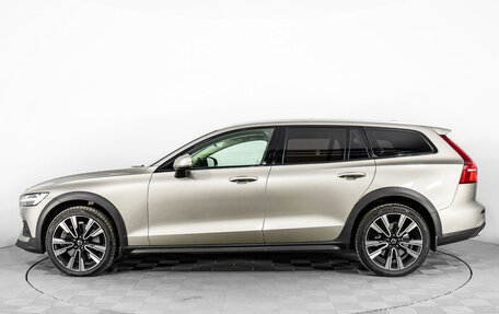 Volvo V60 Cross Country II, 2021 год, 4 300 000 рублей, 11 фотография