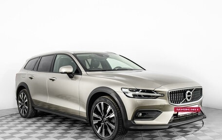 Volvo V60 Cross Country II, 2021 год, 4 300 000 рублей, 5 фотография