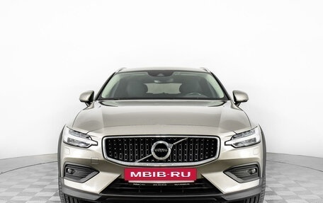 Volvo V60 Cross Country II, 2021 год, 4 300 000 рублей, 3 фотография