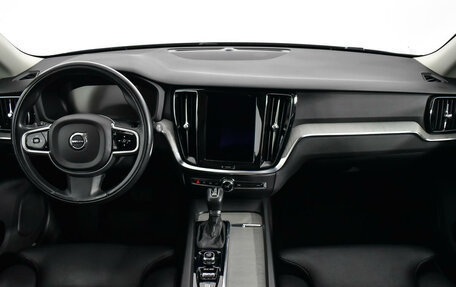 Volvo V60 Cross Country II, 2021 год, 4 300 000 рублей, 15 фотография