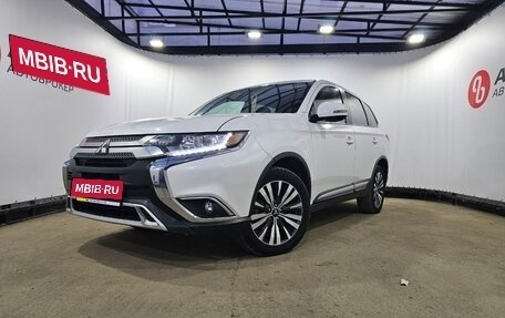 Mitsubishi Outlander III рестайлинг 3, 2018 год, 2 699 000 рублей, 1 фотография