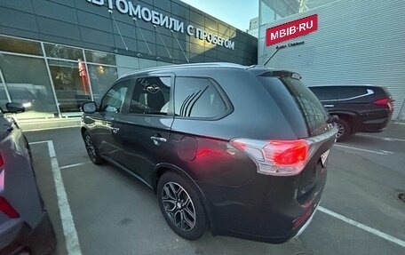 Mitsubishi Outlander III рестайлинг 3, 2014 год, 1 650 000 рублей, 5 фотография