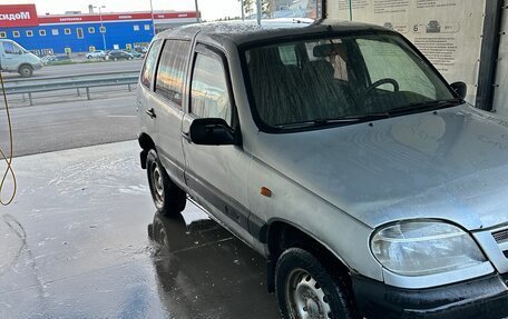 Chevrolet Niva I рестайлинг, 2003 год, 185 000 рублей, 2 фотография