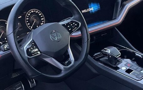 Volkswagen Touareg III, 2019 год, 6 800 000 рублей, 3 фотография