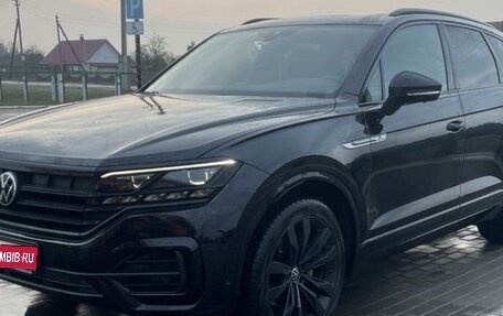 Volkswagen Touareg III, 2019 год, 6 800 000 рублей, 1 фотография