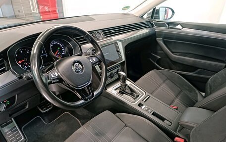 Volkswagen Passat B8 рестайлинг, 2019 год, 2 298 000 рублей, 13 фотография