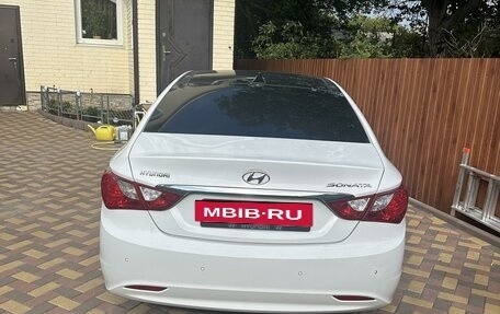 Hyundai Sonata VI, 2012 год, 1 550 000 рублей, 2 фотография