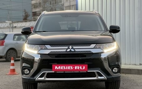 Mitsubishi Outlander III рестайлинг 3, 2019 год, 2 650 000 рублей, 2 фотография