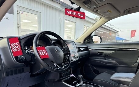 Mitsubishi Outlander III рестайлинг 3, 2019 год, 2 650 000 рублей, 7 фотография