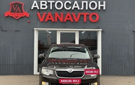 Skoda Superb III рестайлинг, 2012 год, 1 550 000 рублей, 2 фотография