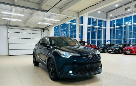 Toyota C-HR I рестайлинг, 2019 год, 2 799 999 рублей, 8 фотография