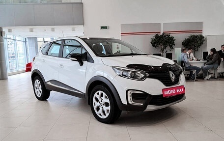 Renault Kaptur I рестайлинг, 2017 год, 1 462 000 рублей, 3 фотография