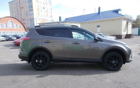 Toyota RAV4, 2019 год, 3 300 000 рублей, 4 фотография