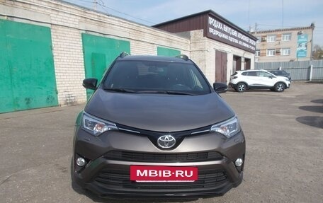 Toyota RAV4, 2019 год, 3 300 000 рублей, 2 фотография