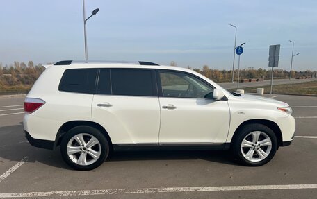 Toyota Highlander III, 2013 год, 2 330 000 рублей, 4 фотография