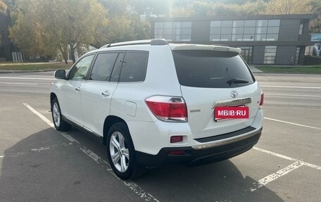 Toyota Highlander III, 2013 год, 2 330 000 рублей, 6 фотография