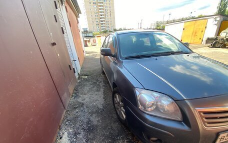 Toyota Avensis III рестайлинг, 2006 год, 720 000 рублей, 2 фотография