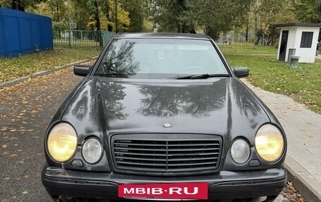 Mercedes-Benz E-Класс, 1996 год, 545 000 рублей, 3 фотография