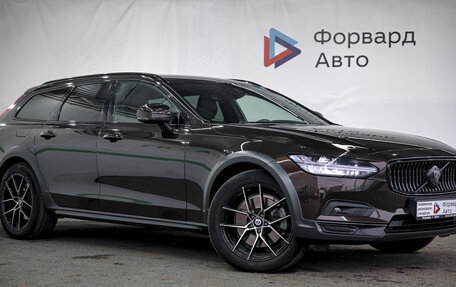 Volvo V90 Cross Country I рестайлинг, 2021 год, 5 100 000 рублей, 1 фотография