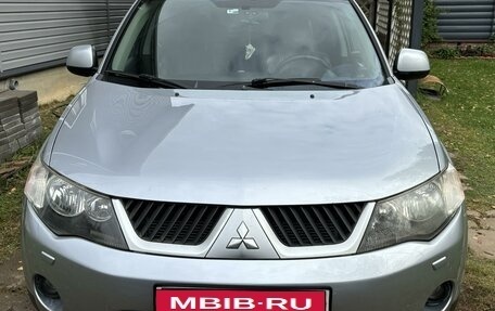 Mitsubishi Outlander III рестайлинг 3, 2007 год, 1 090 000 рублей, 1 фотография