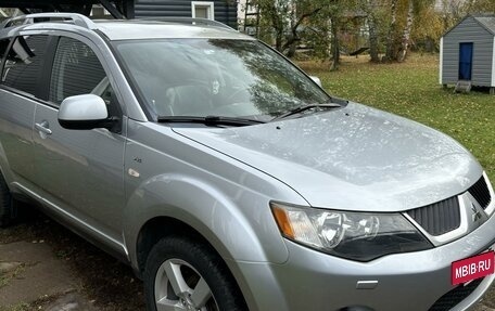 Mitsubishi Outlander III рестайлинг 3, 2007 год, 1 090 000 рублей, 3 фотография