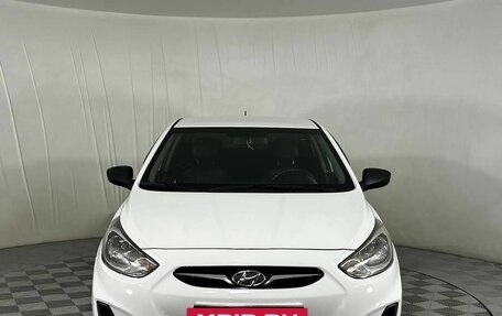 Hyundai Solaris II рестайлинг, 2013 год, 875 000 рублей, 2 фотография