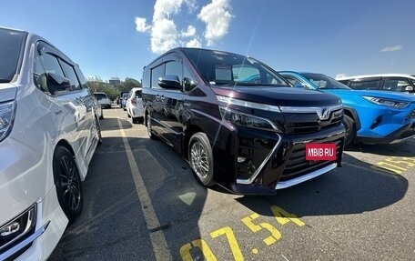 Toyota Voxy III, 2018 год, 2 730 000 рублей, 2 фотография