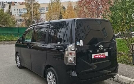 Toyota Voxy II, 2009 год, 1 600 000 рублей, 6 фотография