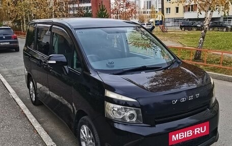 Toyota Voxy II, 2009 год, 1 600 000 рублей, 2 фотография