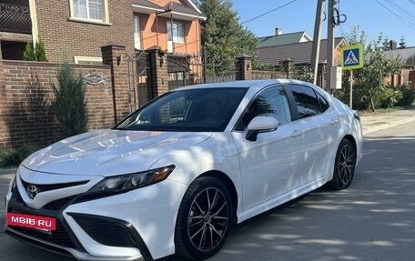 Toyota Camry, 2022 год, 3 510 000 рублей, 10 фотография