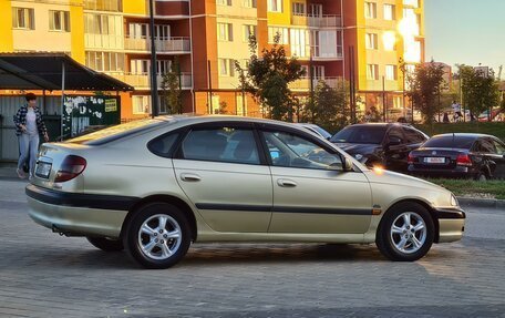 Toyota Avensis III рестайлинг, 2001 год, 480 000 рублей, 5 фотография