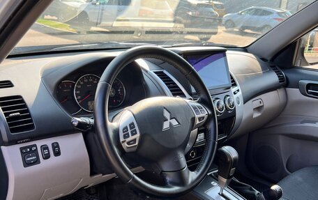 Mitsubishi Pajero Sport II рестайлинг, 2014 год, 1 710 000 рублей, 11 фотография