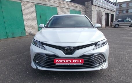 Toyota Camry, 2020 год, 3 700 000 рублей, 2 фотография