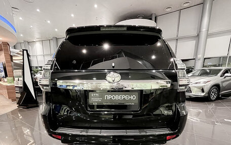 Toyota Land Cruiser Prado 150 рестайлинг 2, 2017 год, 4 861 000 рублей, 6 фотография